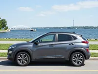 Hyundai Kona — lateral