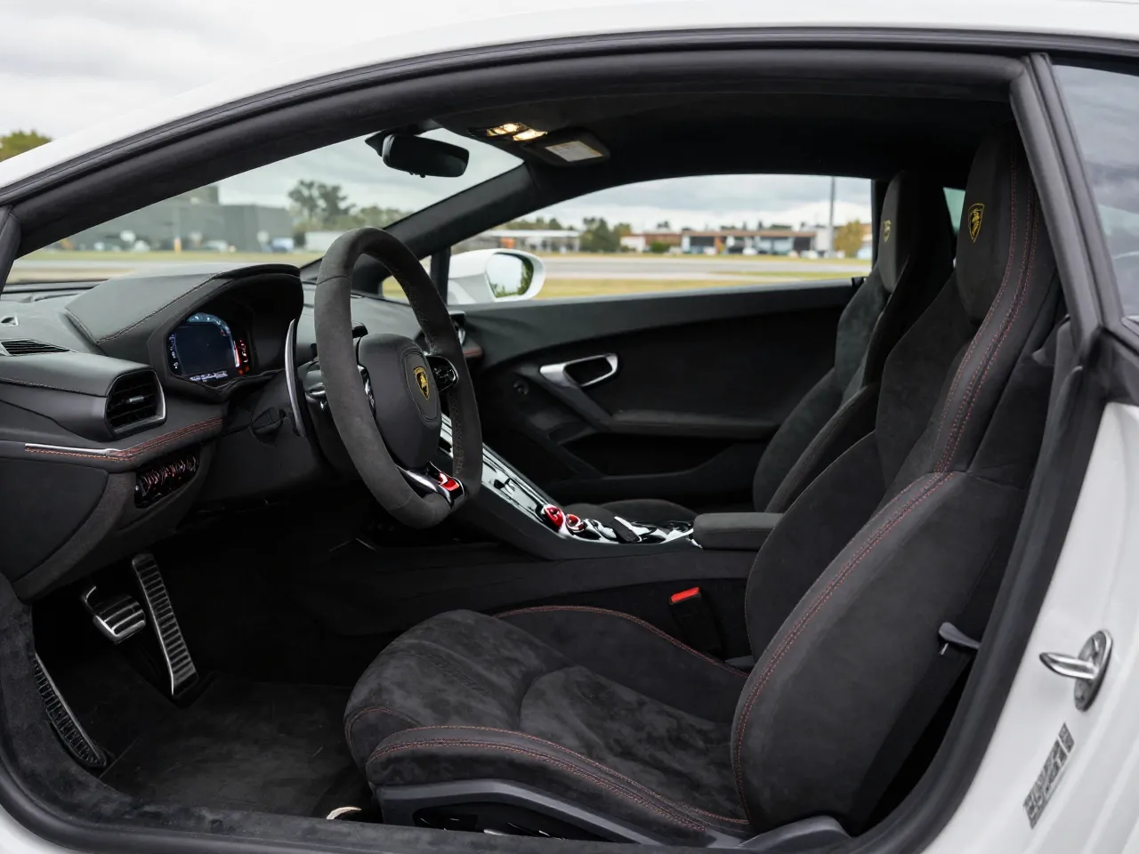 Lamborghini Huracán Performante — 실내