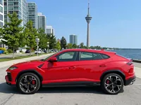 Lamborghini Urus — 侧面