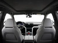 Lamborghini Urus — 内饰