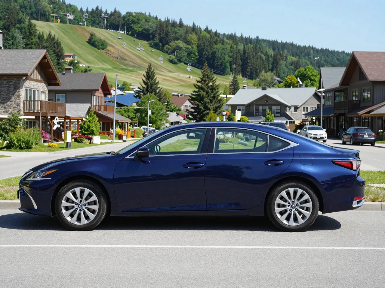 Lexus ES — side