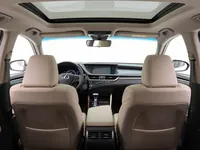 Lexus ES — interior