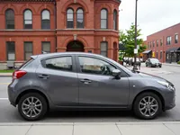 Mazda Mazda2 — lateral