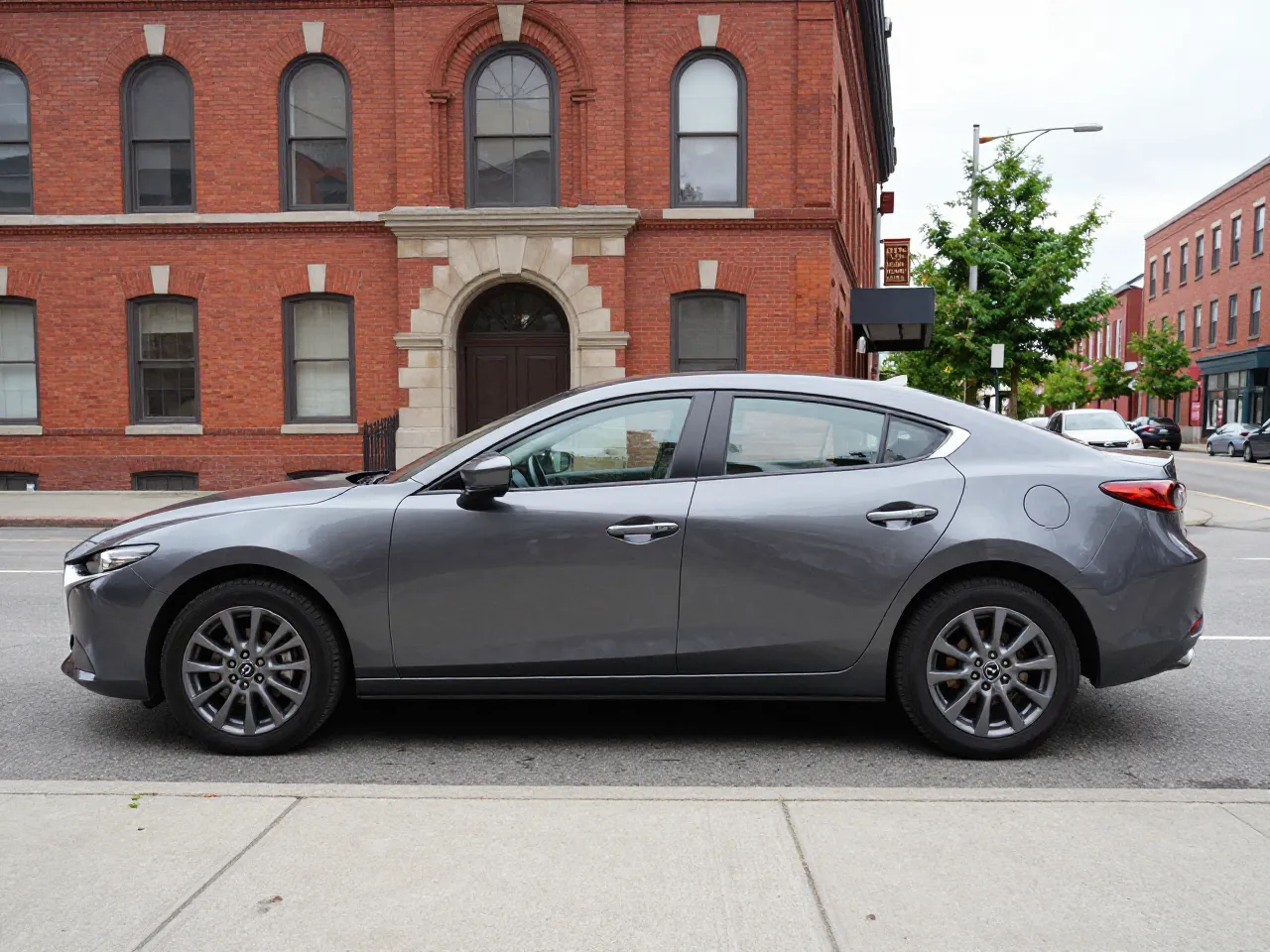 Mazda Mazda3 — 侧面