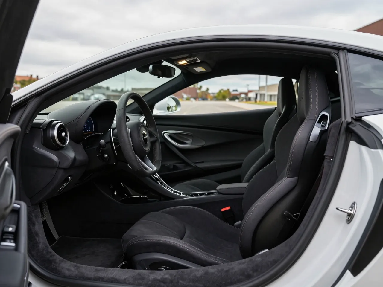 McLaren 570S Spider — interieur