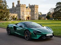 McLaren Artura — vorn