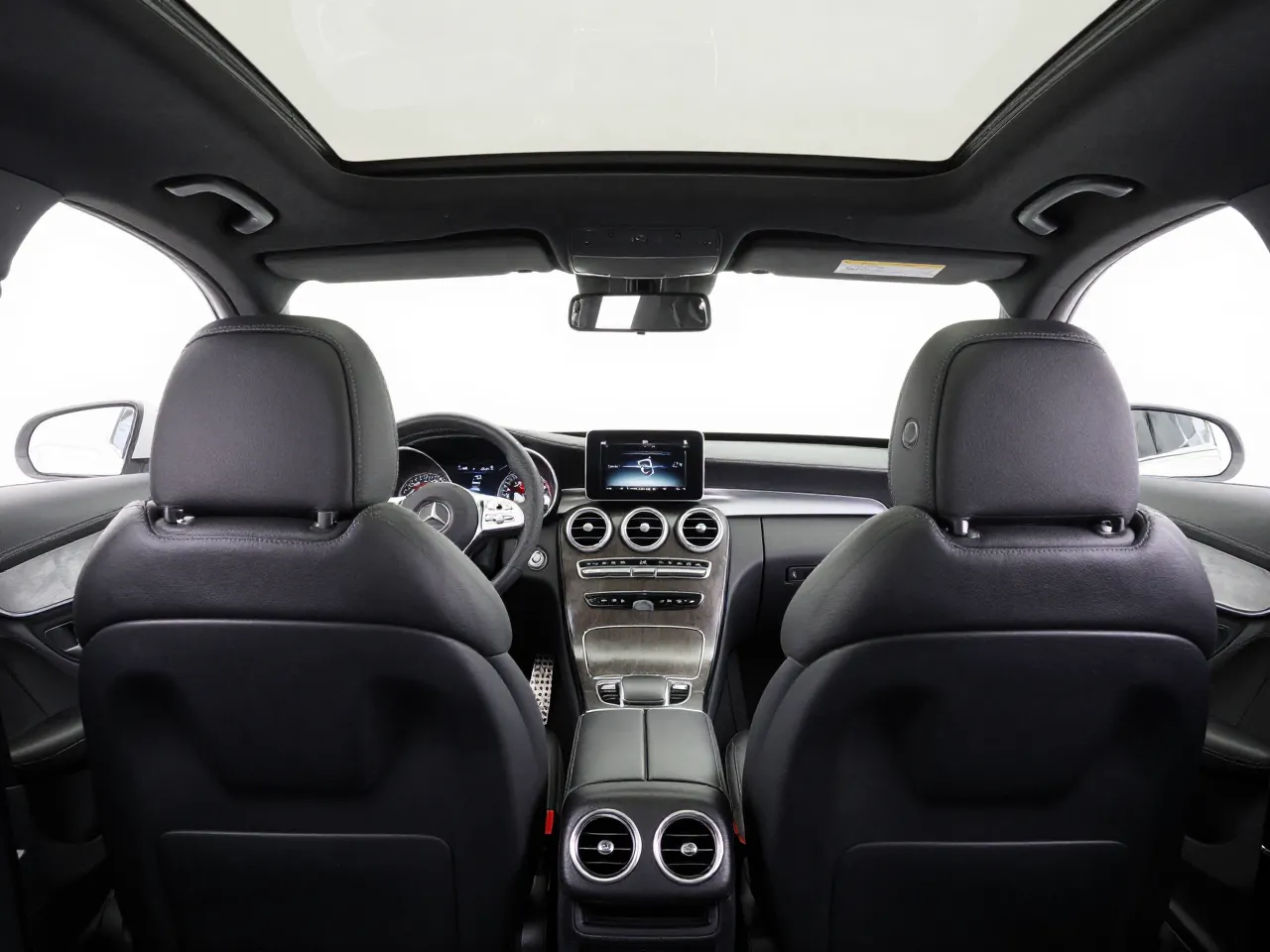 Mercedes-Benz AMG C 63 S — interior