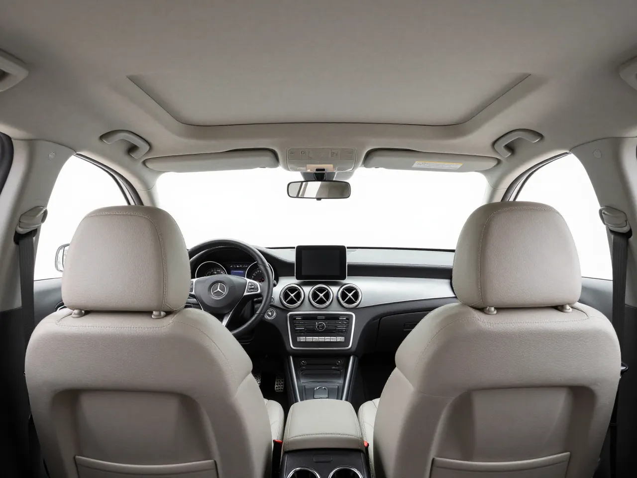 Mercedes-Benz GLA — interior