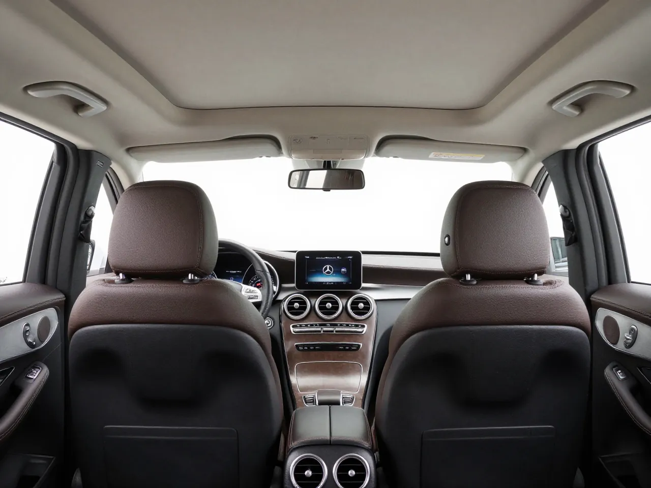 Mercedes-Benz GLC — interni