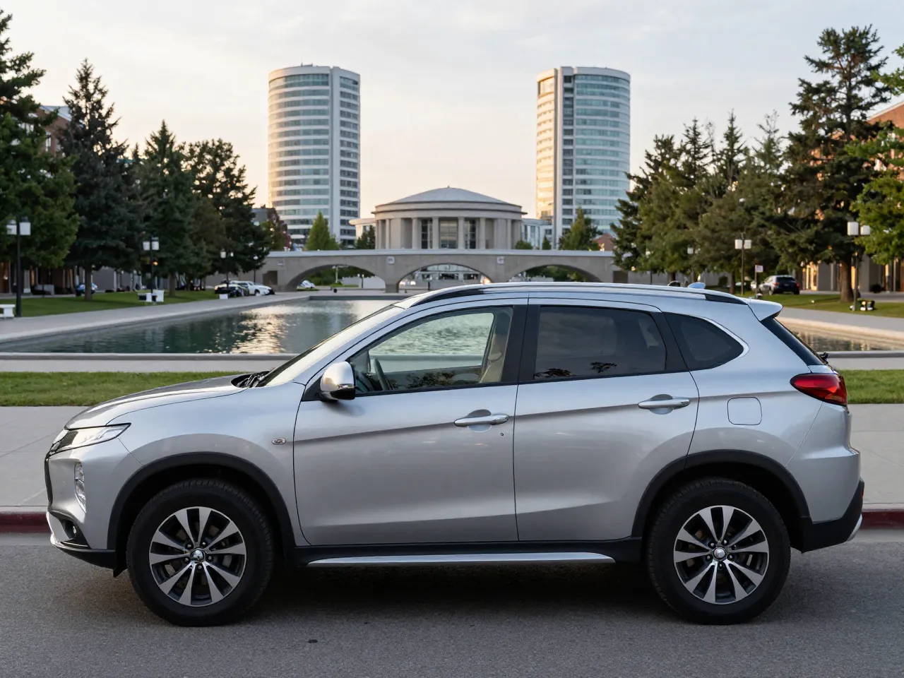 Mitsubishi RVR — lateral