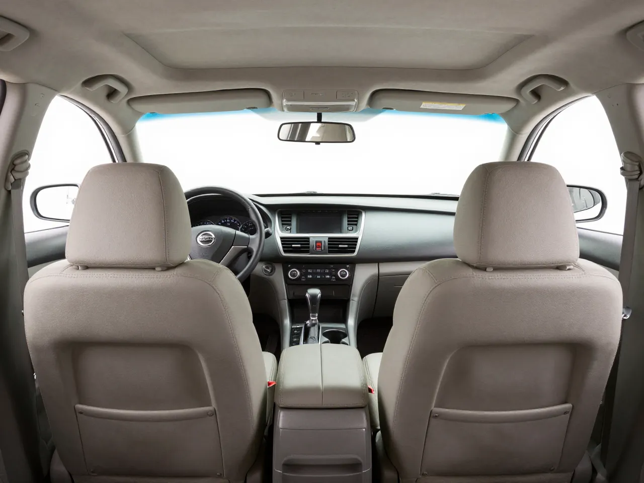 Nissan Maxima — interieur
