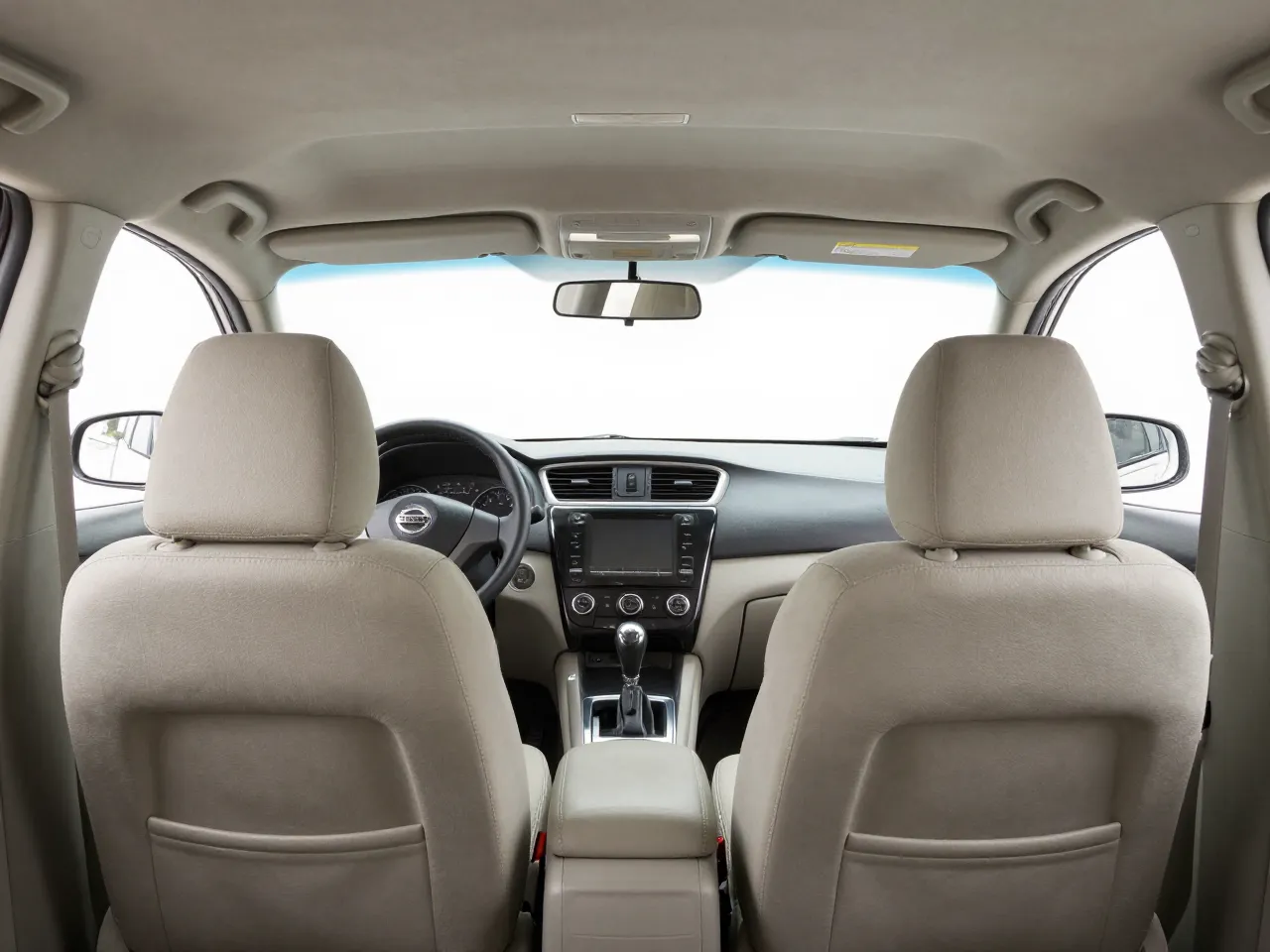 Nissan Sentra — interior