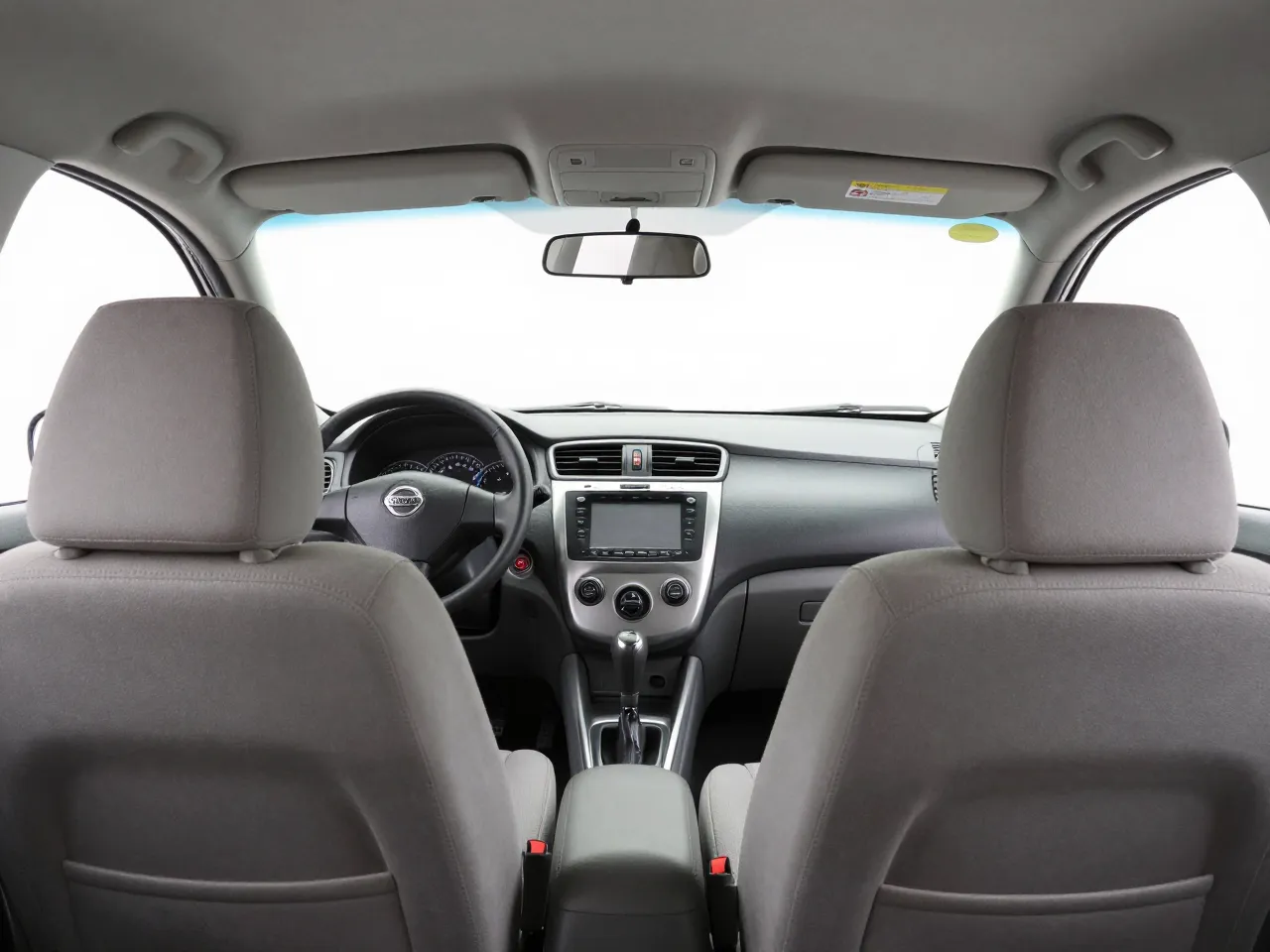 Nissan Versa — 실내