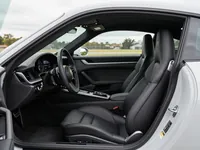 Porsche 911 Turbo S — interior