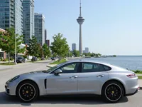 Porsche Panamera — laterale