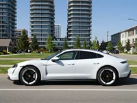Porsche Taycan — lateral