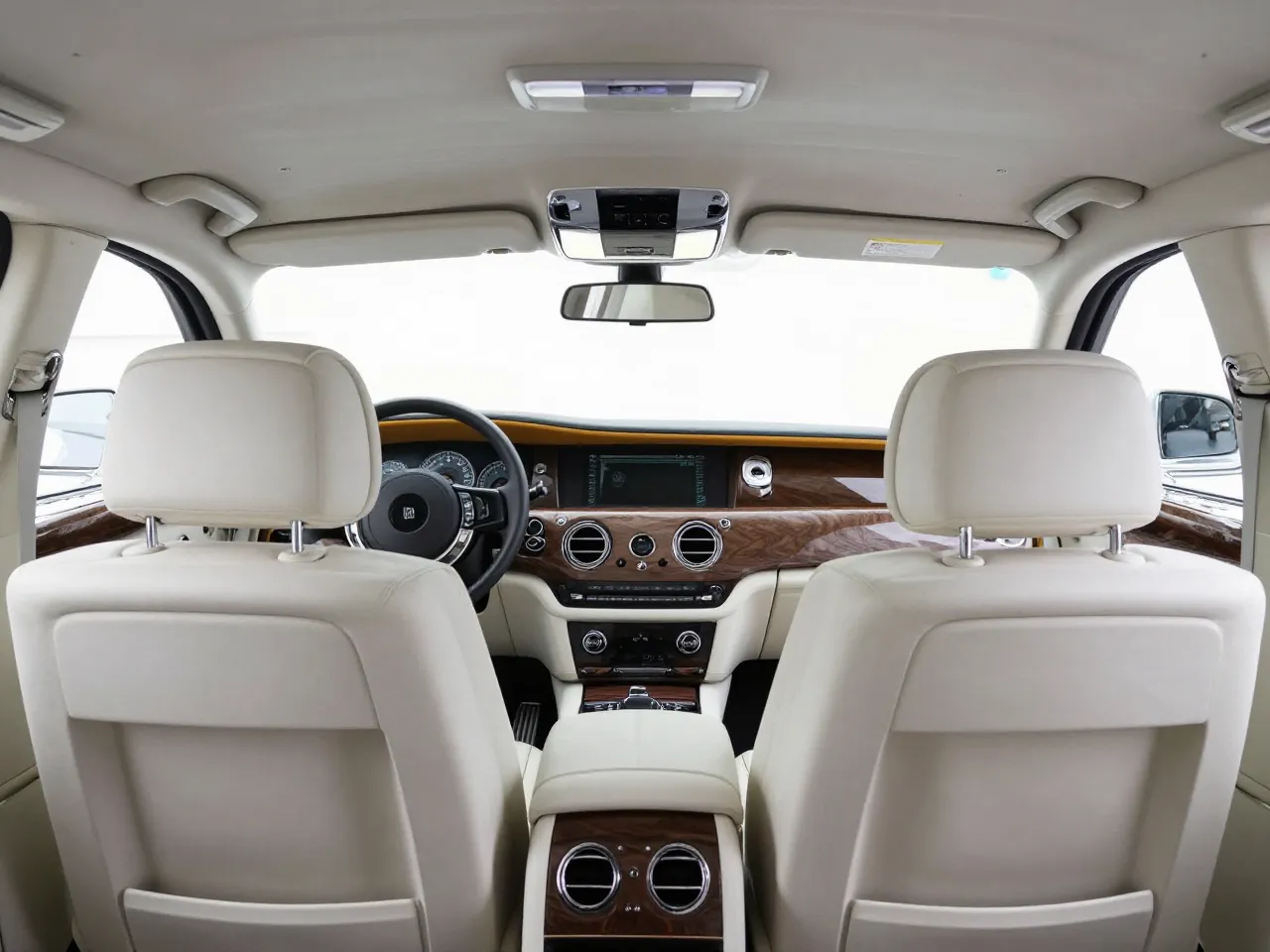 Rolls-Royce Ghost — interior