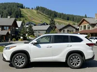 Toyota Highlander — lateral