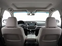 Toyota Highlander — interior