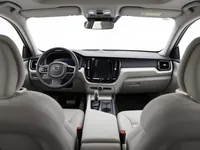 Volvo XC60 — 실내