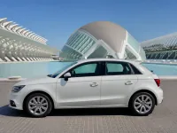 Audi A1 — side