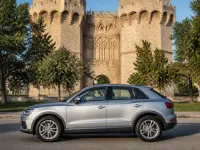 Audi Q3 — side