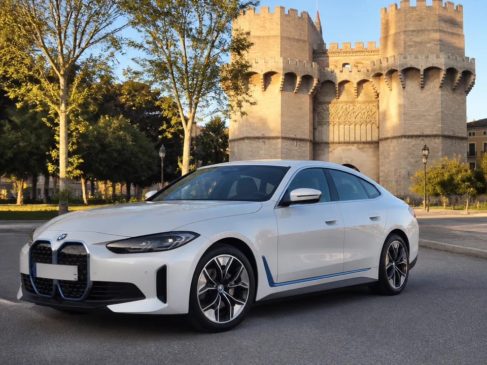 BMW i4 — alquiler de autos en Valencia
