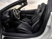 Ferrari 488 Spider — interior
