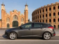 Ford Focus — side