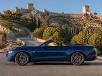 Ford Mustang Convertible — seitlich