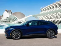 Ford Mustang Mach-E — lateral