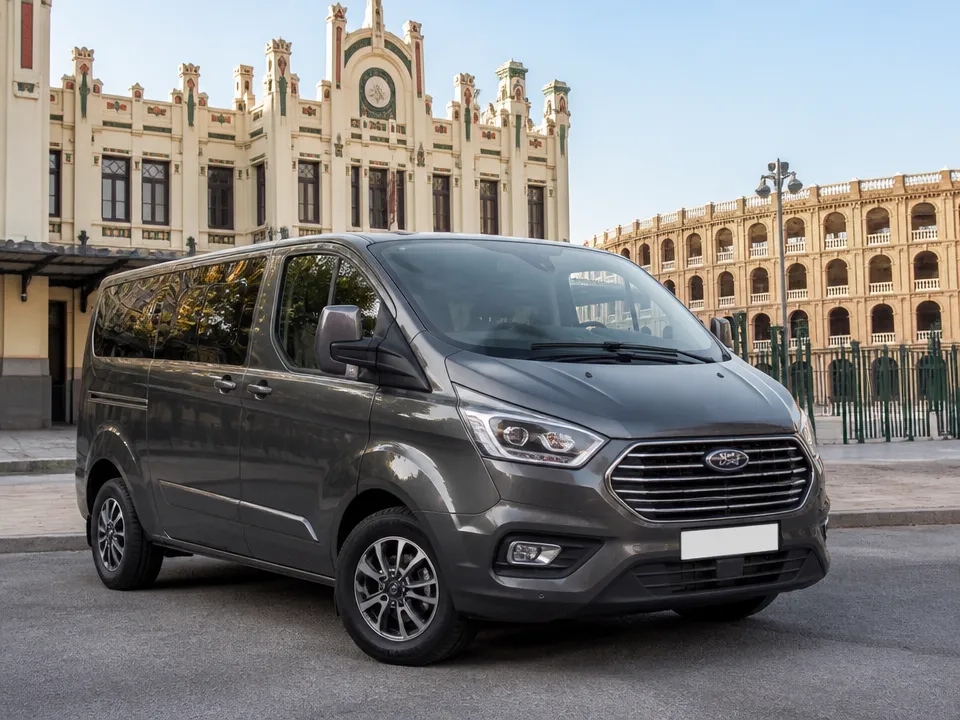 Ford Tourneo Custom — alquiler de autos en Valencia