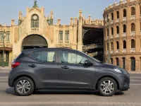 Hyundai i10 — side