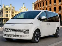 Hyundai Staria — vorn
