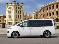 Hyundai Staria — seitlich