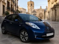Nissan Leaf — front