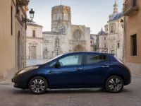 Nissan Leaf — side