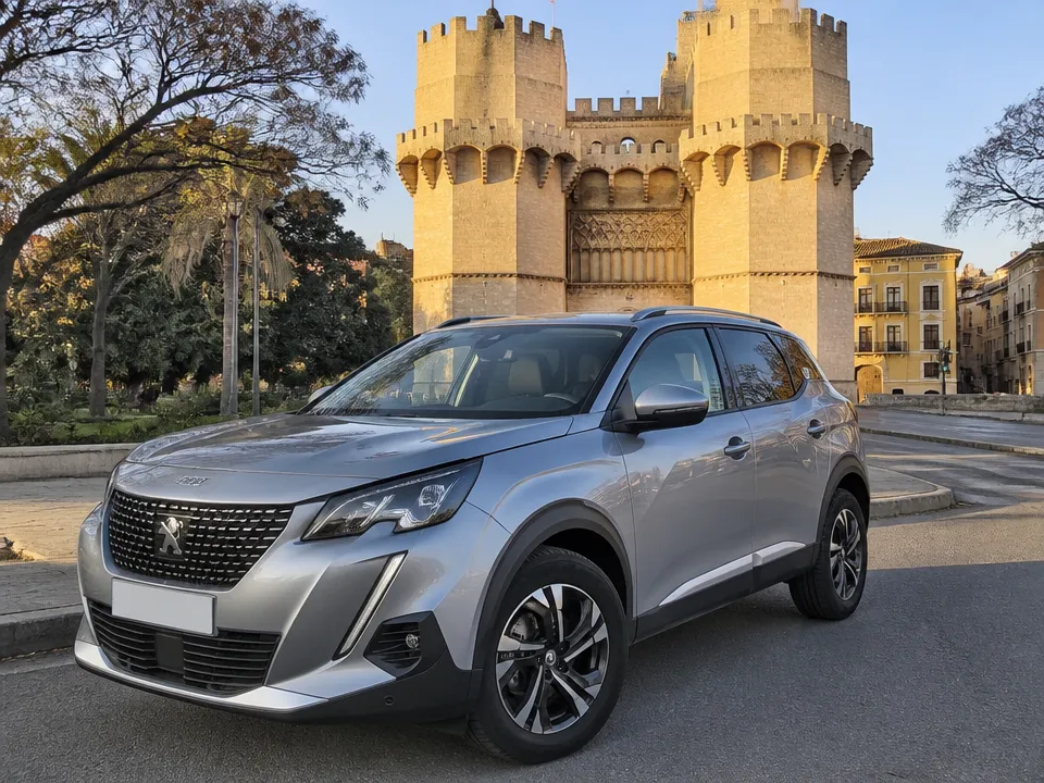 Peugeot 2008 — alquiler de autos en Valencia