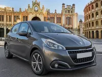 Peugeot 208 — спереди