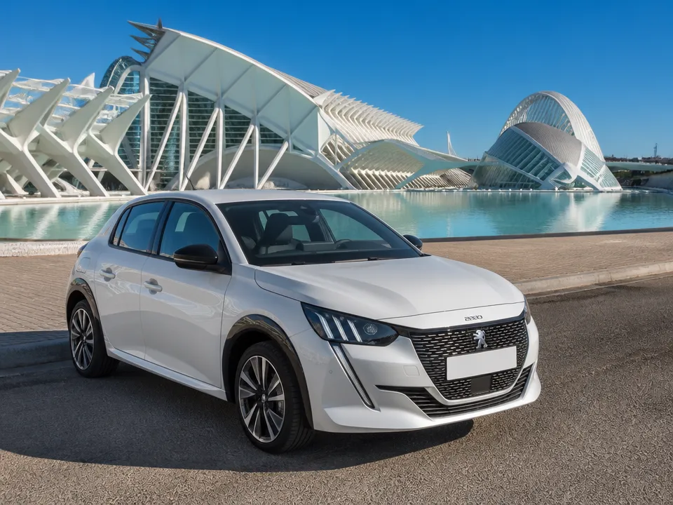 Peugeot e-208 — car rental in Valencia