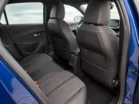 Peugeot e-208 — салон