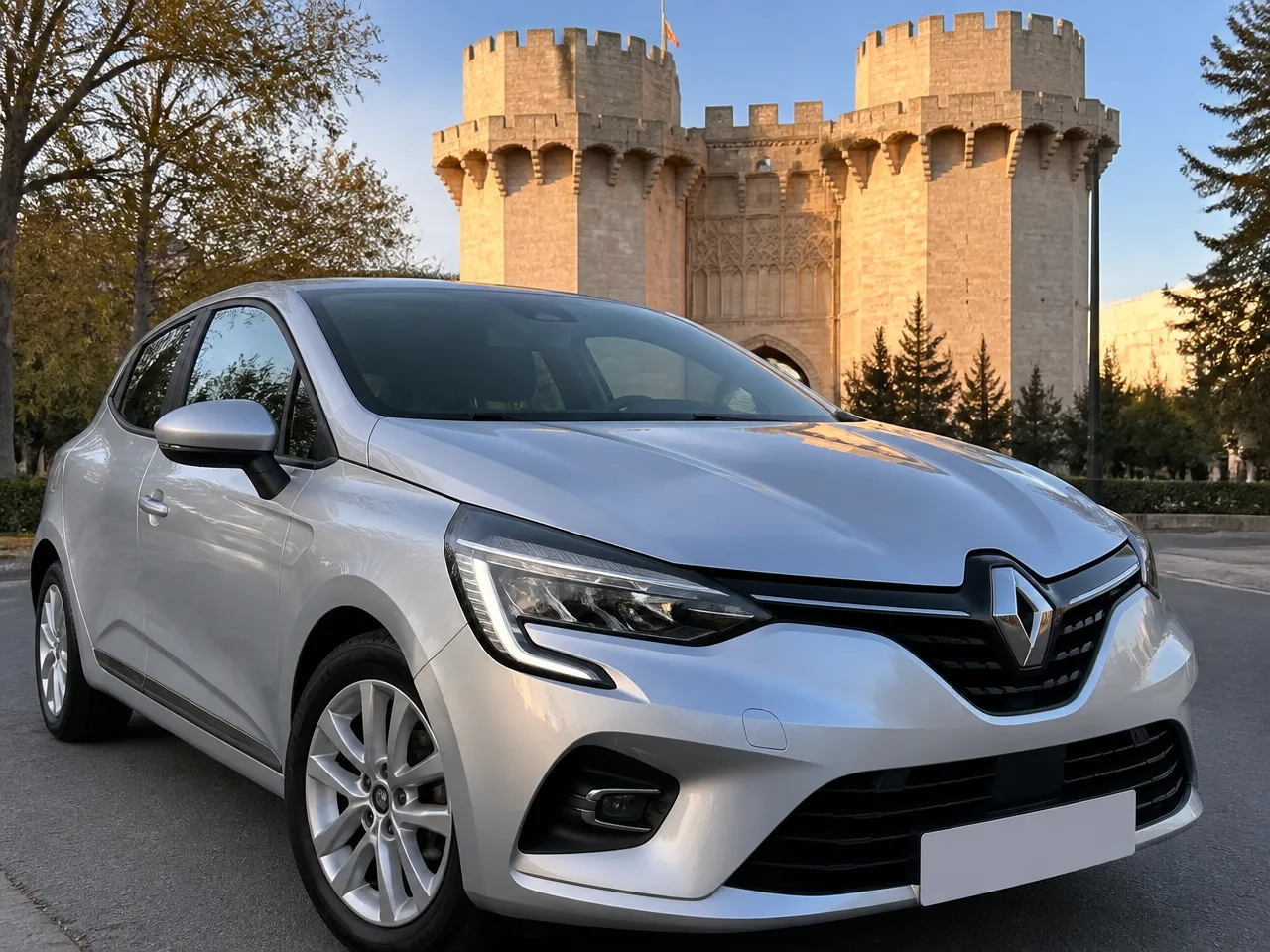 Renault Clio — front