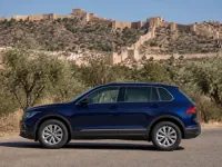 Volkswagen Tiguan — seitlich