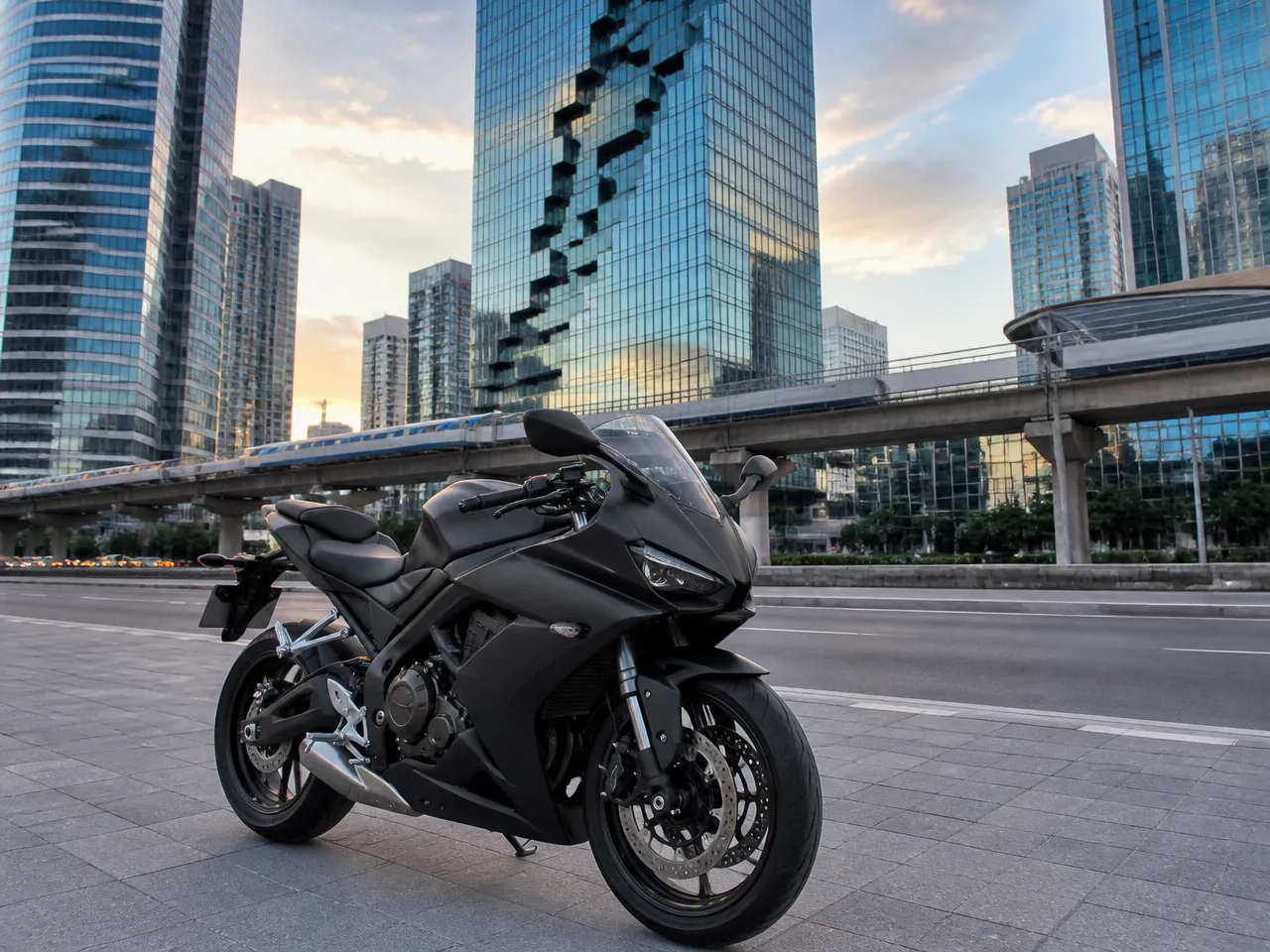 Honda CBR650R — front