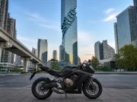 Honda CBR650R — side