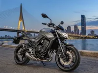 Kawasaki Z650 — спереди