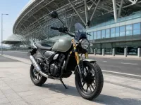 Triumph Scrambler 400 X — спереди