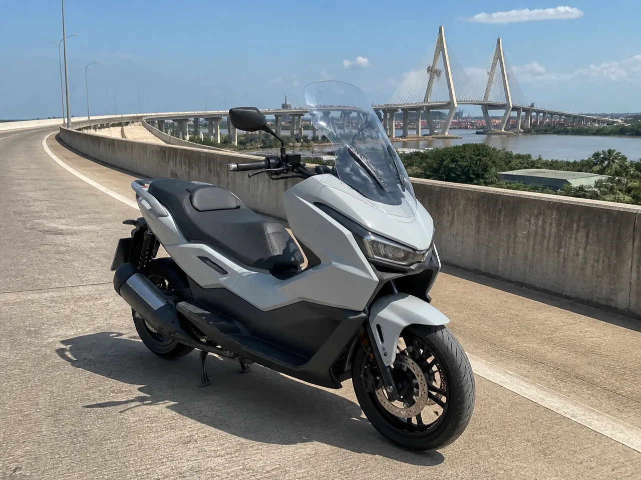 BMW C 400 GT — спереди