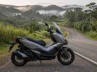 Honda ADV 350 — сбоку