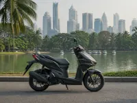 Honda Click 150i — сбоку